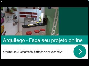 Advertisement screen print, with the image of a 3d architectural project of a white wall kitchen containing a black granite countertop and 3 white stools with red pillows in the center and cabinets, shelves and decoration frames in the background. Below is the text "Arquilego - Faça seu projeto online" in white on an aqua green background, and below "Arquitetura e Decoração: entrega veloz e criativa" in black on a white background. On the right side, there is a white arrow icon inside an aqua green circle.